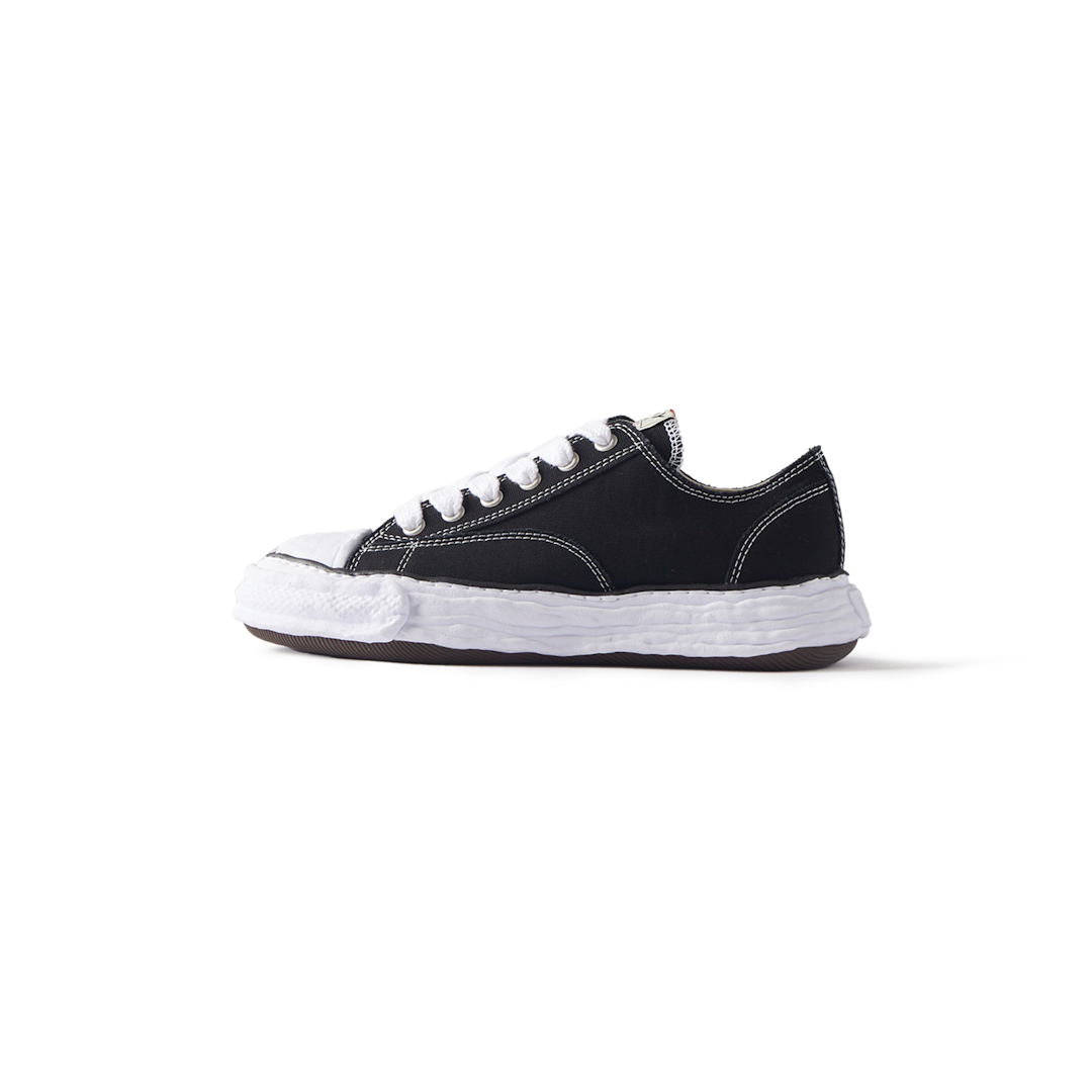 MAISON MIHARA YASUHIRO - Peterson 23 Low Canvas Sneaker (Black) product image
